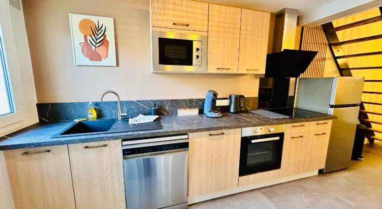 Vacation home with garden & patio — photo 3