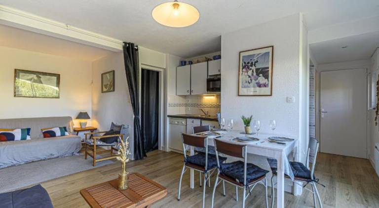 Holiday apartment with 2 rooms for 4 persons — photo 2