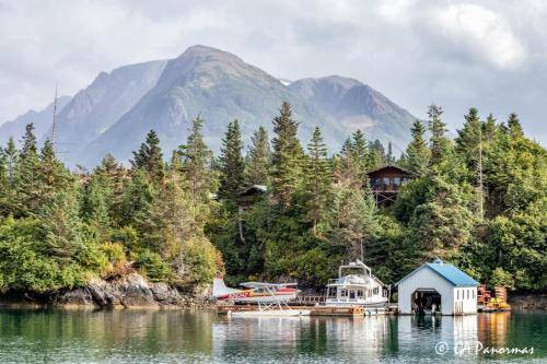 Resort Halibut Cove