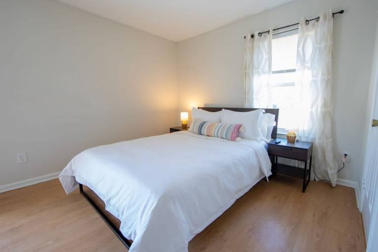 Sojourn 2 Bedroom Townhouse in Virginia Beach — photo 2