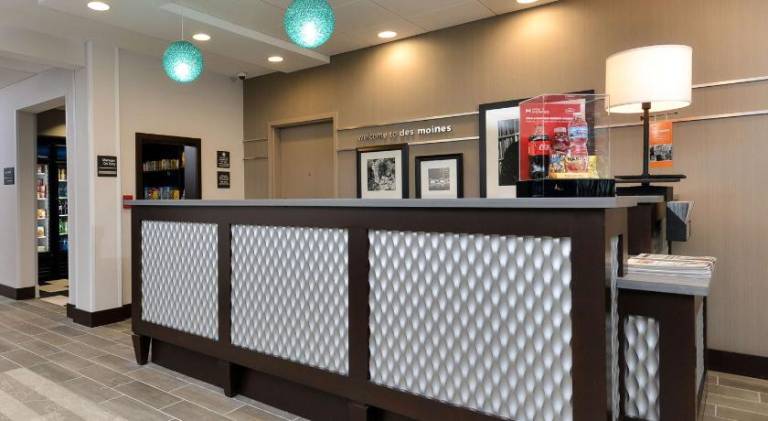 Hampton Inn & Suites Des Moines Downtown — photo 5