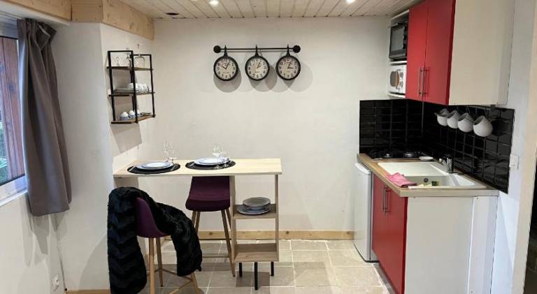 Serviced apartment with terrace & yard — photo 5