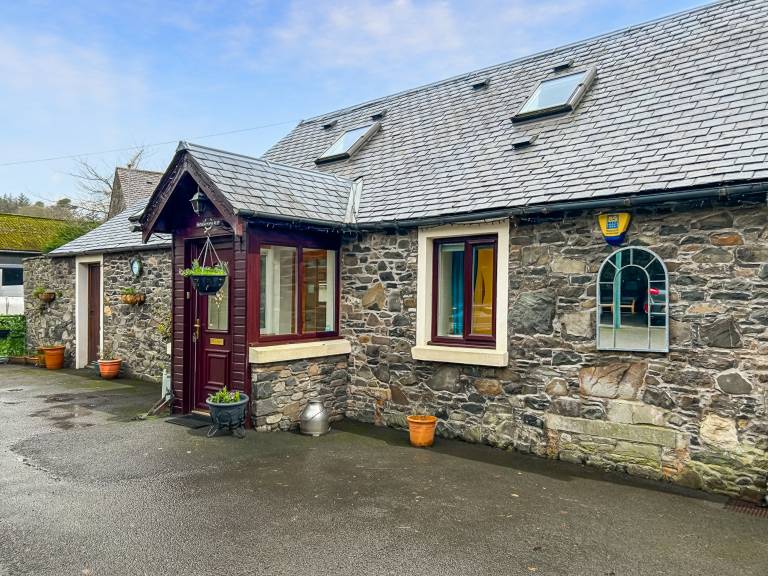 Family-friendly wonderful cottage with BBQ | Dogs allowed in Peebles