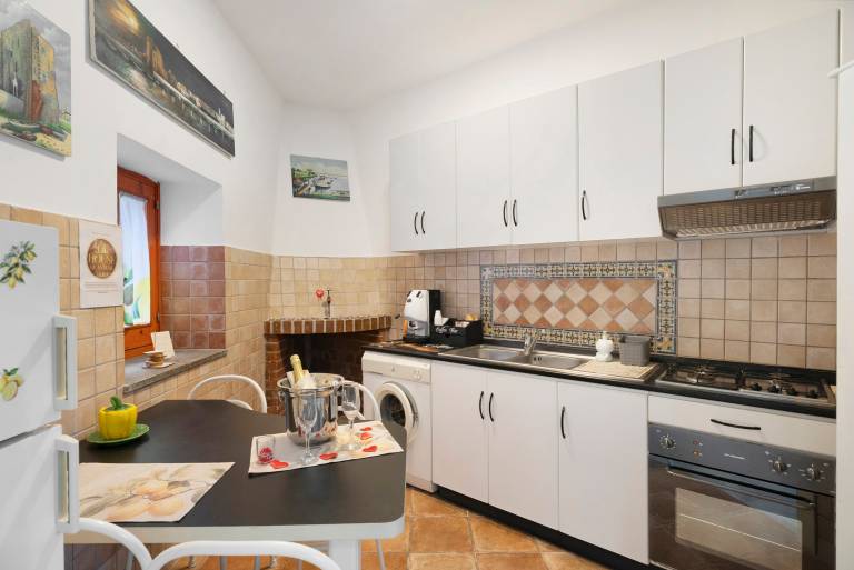 Charming apartment with fast internet, terrace & garden | City view | Pets allowed — photo 2