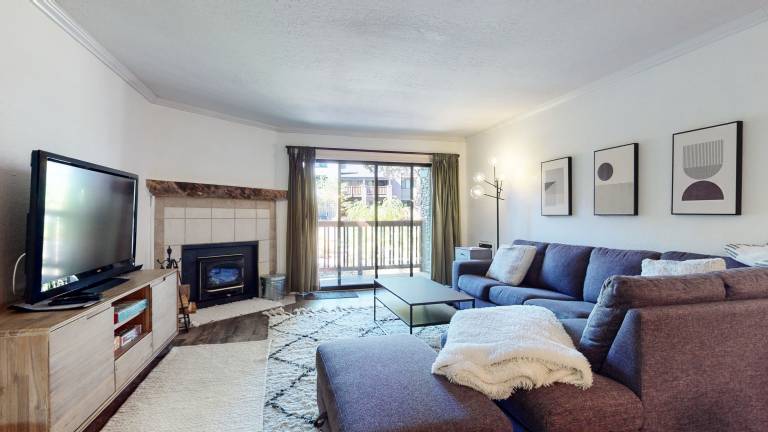 Condo with grill, jacuzzi & sauna | Mountain view — photo 5