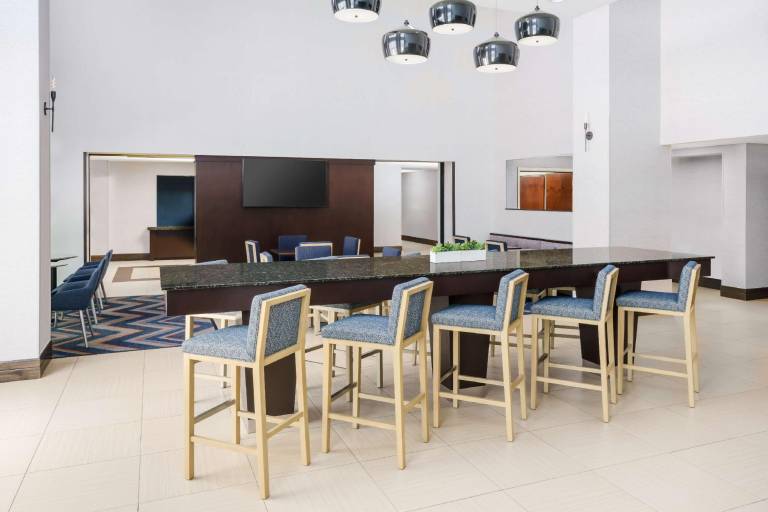 Hampton Inn & Suites Thousand Oaks — photo 4
