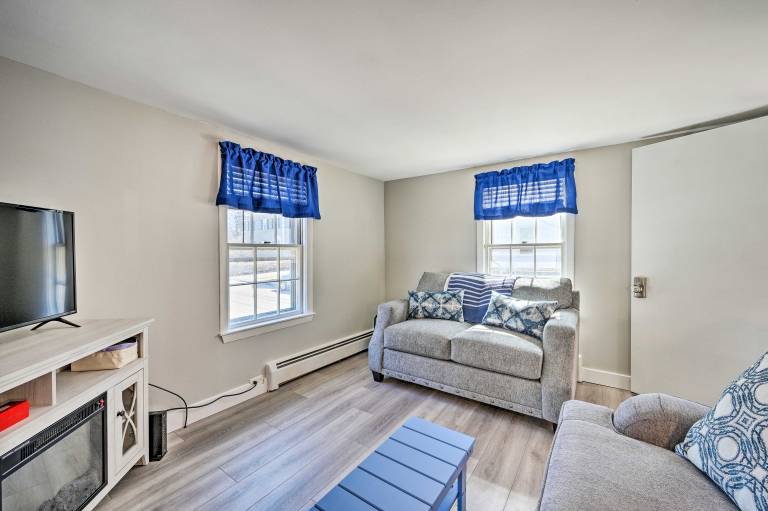 Lovely Rockport Apartment, Walk to Beaches! — photo 5
