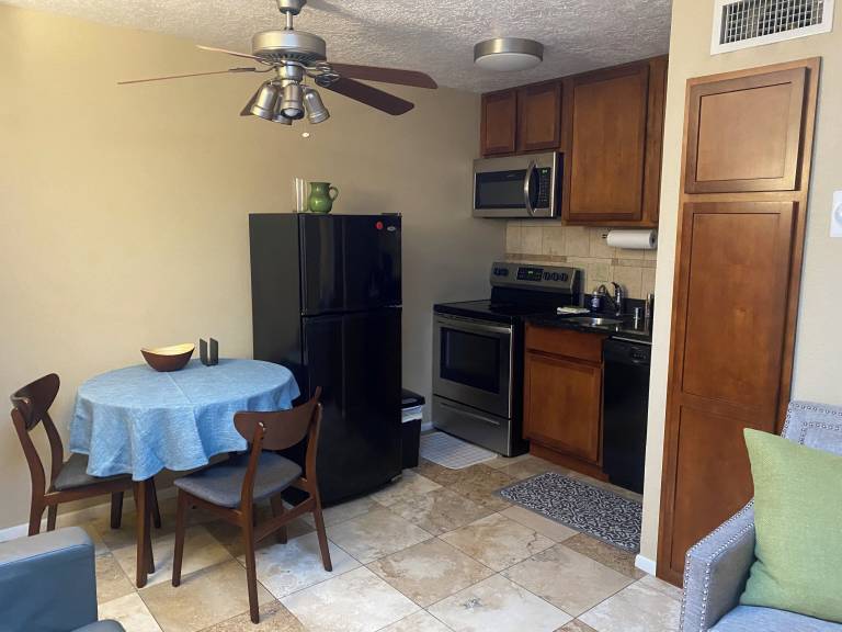 Condo Highland Business