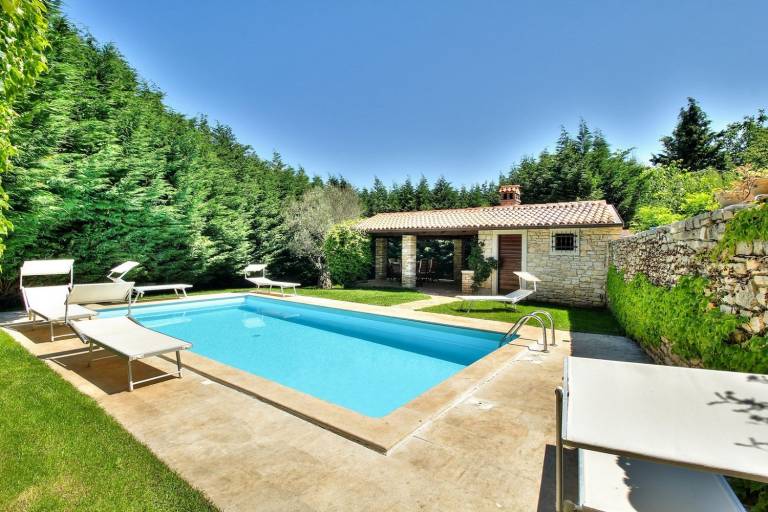 Fully equipped house with private pool, terrace & garden | Suitable for remote work | Pets are welcome — photo 3