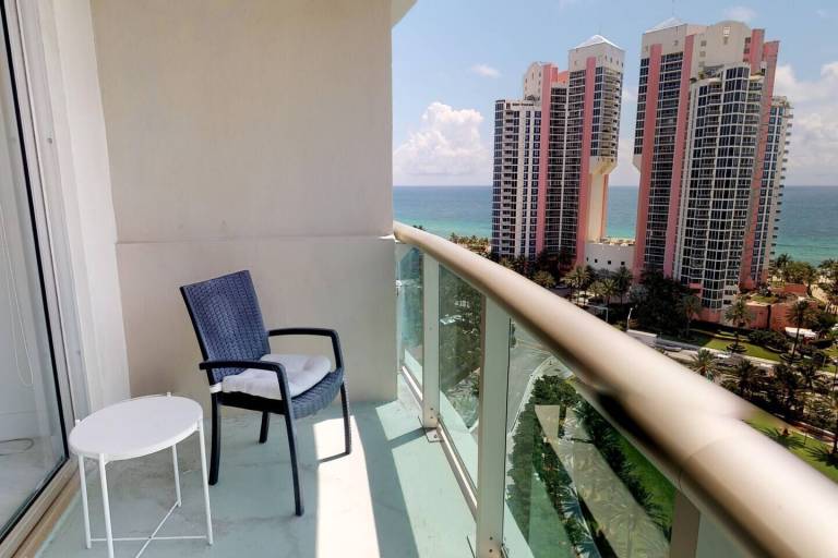 Condo  Sunny Isles Beach