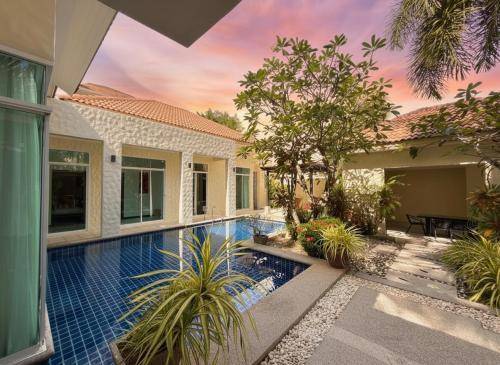 Villa with garden, private pool & grill in Rawai