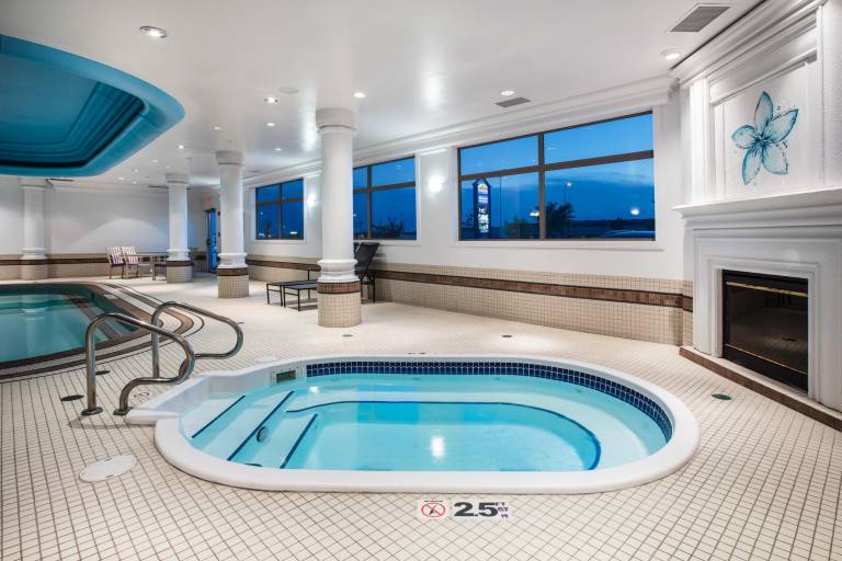 Holiday Inn & Suites Grande Prairie By IHG — photo 2