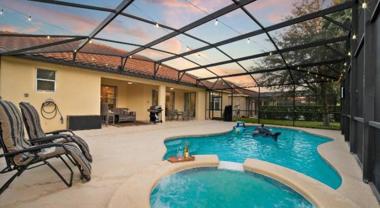 House with pool in Cham