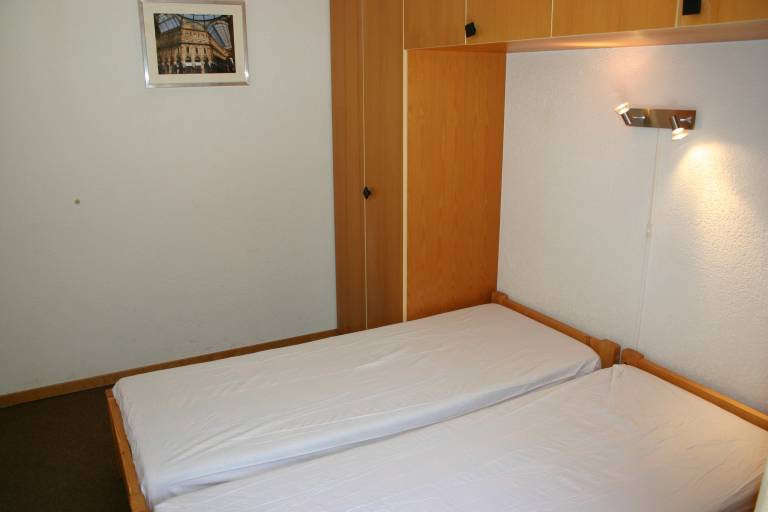 Rental apartment with yard — photo 5