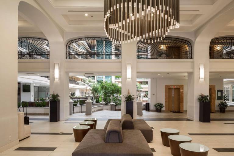 Embassy Suites by Hilton Anaheim North — photo 2
