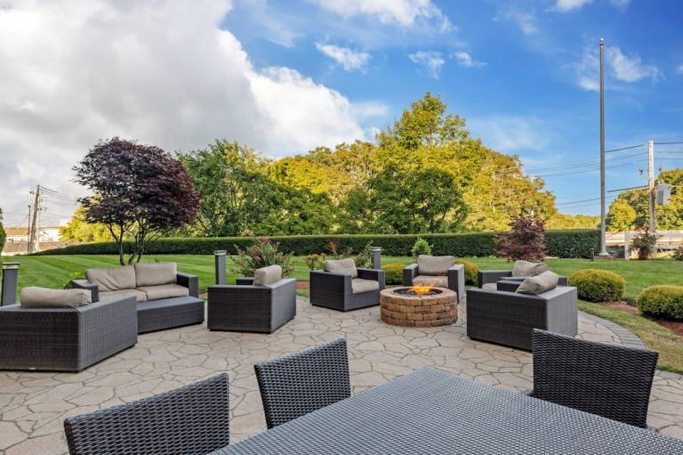 Best Western Plus North Shore Hotel