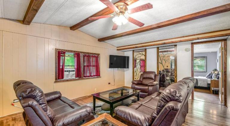 Vacation home | Dogs allowed in Penn Yan, NY