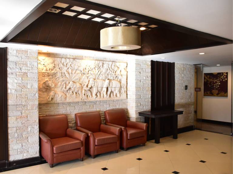 Serviced apartment with terrace — photo 3