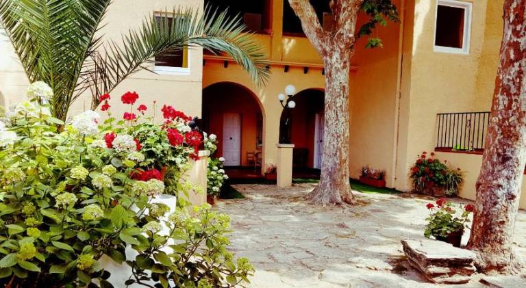 Fully equipped apartment with BBQ & yard | Next to the beach | Dogs allowed — photo 4