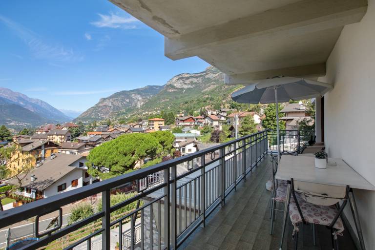 Apartment 'Maison Du Soleil - Bien-être' with Mountain View, Private Terrace and Wi-Fi — photo 3