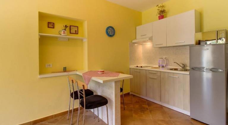 Nice holiday apartment with terrace & yard | Suitable for remote work | Dogs allowed — photo 3