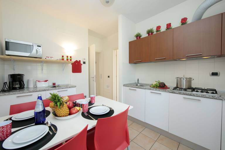 Apartment with garden & patio | Lake view — photo 3