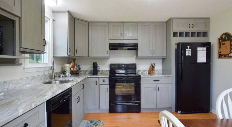Stylish Home Dog Friendly Close to Beach — photo 3