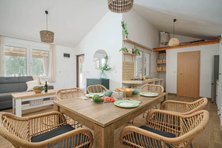 Children-friendly vacation home with terrace, garden & private pool | Pets allowed — photo 4