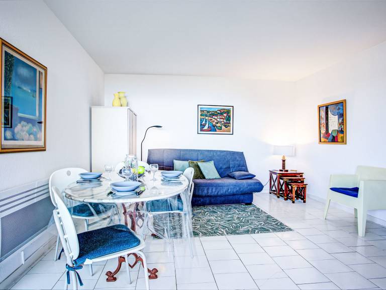 Holiday apartment with garden & patio | Sea view | Next to the beach | Pet-friendly — photo 3