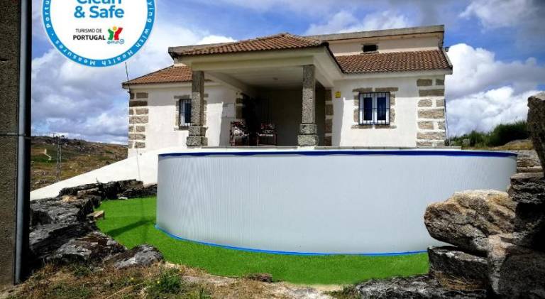 Chalet with private pool, garden & patio in Alijó