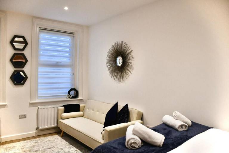 211 - The Beach House - The Kove — photo 4