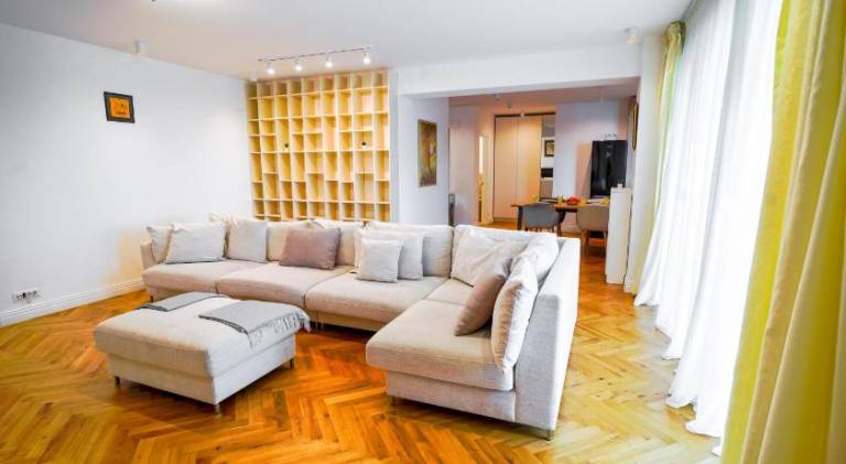 Apartment with hot tub — photo 2