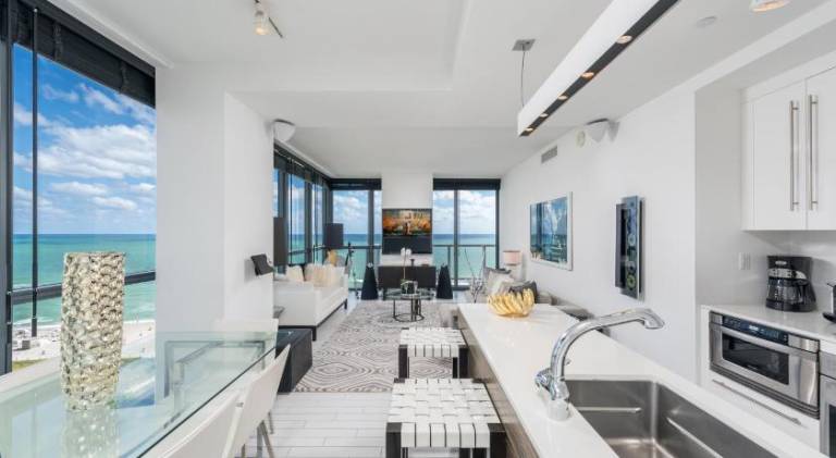Stunning 3B Oceanfront at South Beach - 1229 — photo 3
