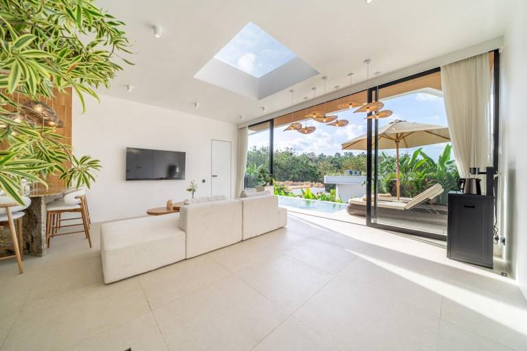 Villa with pool & garden — photo 3