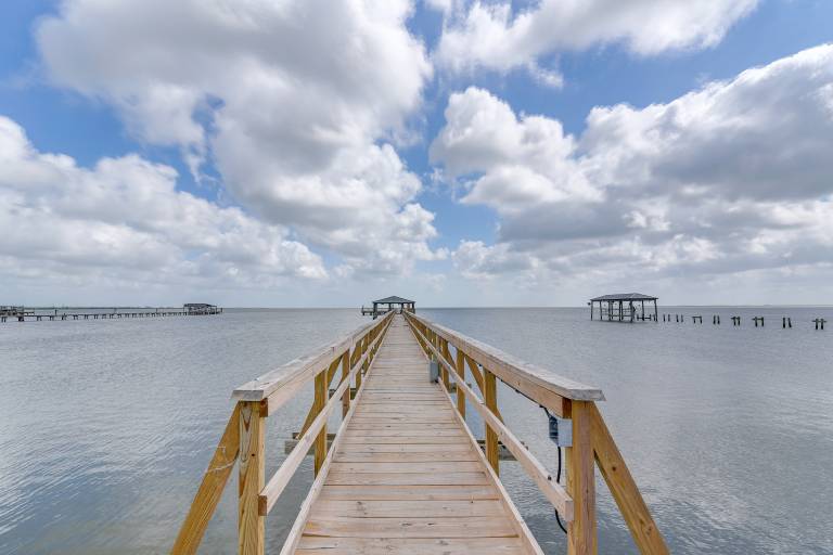 Pet-Friendly Port Arthur Retreat w/ Fishing Pier! in Port Arthur, TX