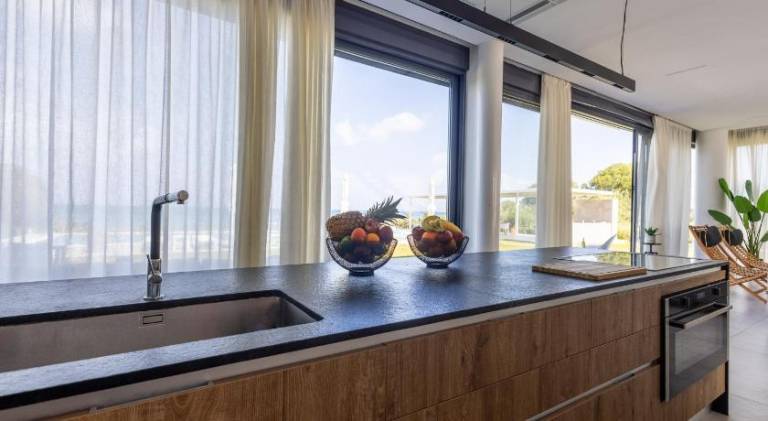 Miguel Luxury Beach Front Villa — photo 5