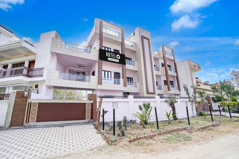 Super Hotel O Garden View Vrindavan Lucknow