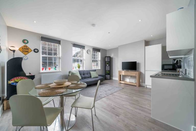Apartment Royal Borough of Kingston upon Thames