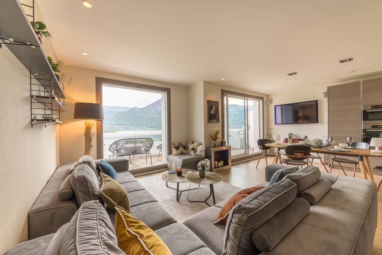 Apartment with terrace | Lake view — photo 2