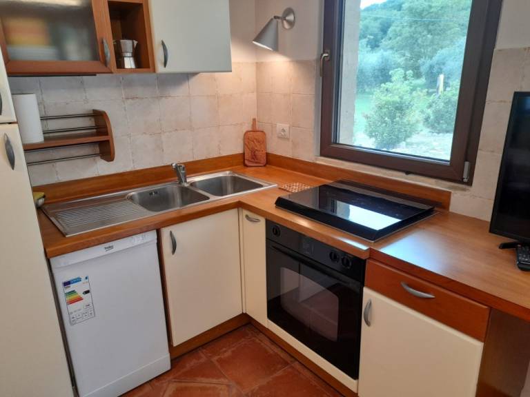 Children-friendly charming apartment with garden & private pool | Pets allowed — photo 5