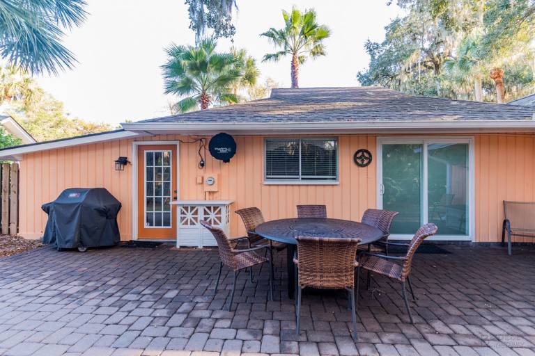 Vacation home with hot tub, private pool & grill — photo 5