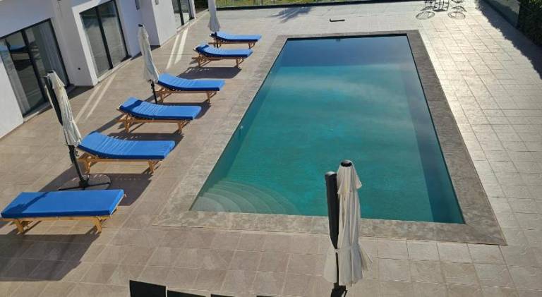 320 m&sup2; Villa