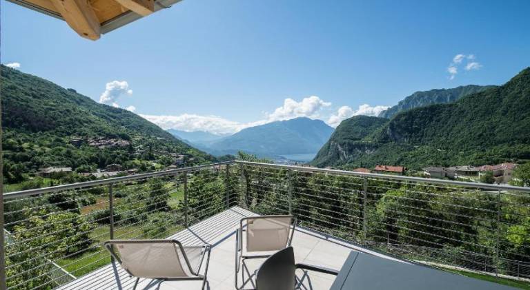 Charming serviced apartment with pool, garden & patio | Close to the beach | Good for workation | Pets allowed in Tenno