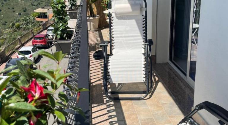 Rental apartment with patio — photo 5