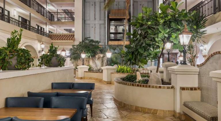 Embassy Suites by Hilton Los Angeles International Airport South — photo 2