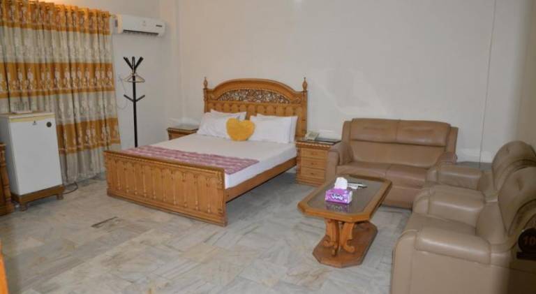 Step inn Hotel Sukkur