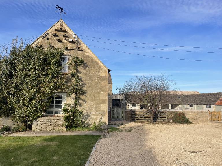 Stunning Countryside House with Pool and Hot Tub