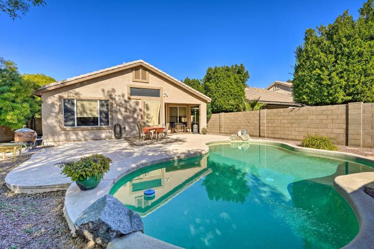 4 Mi to Peoria Sports Complex Family Home w Pool