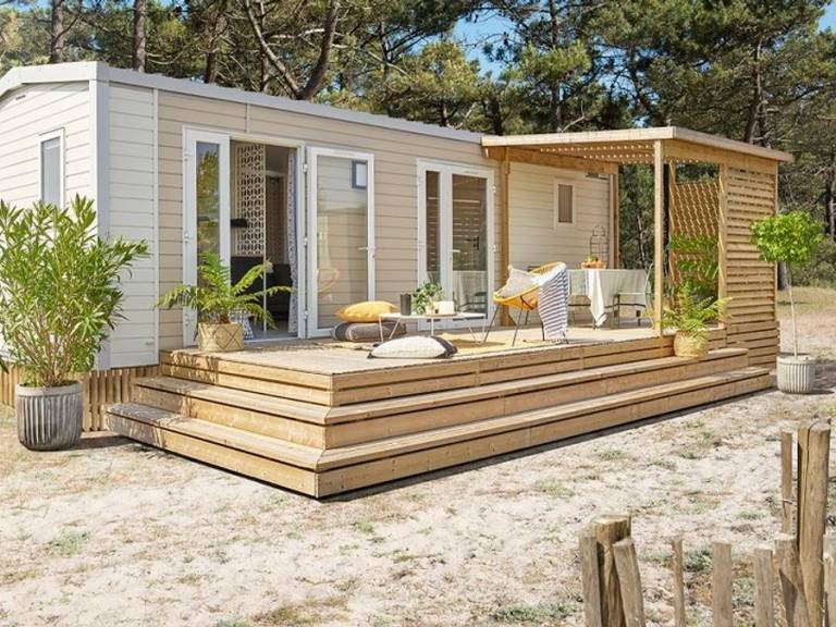 Mobile home with heated pool & terrace — photo 4