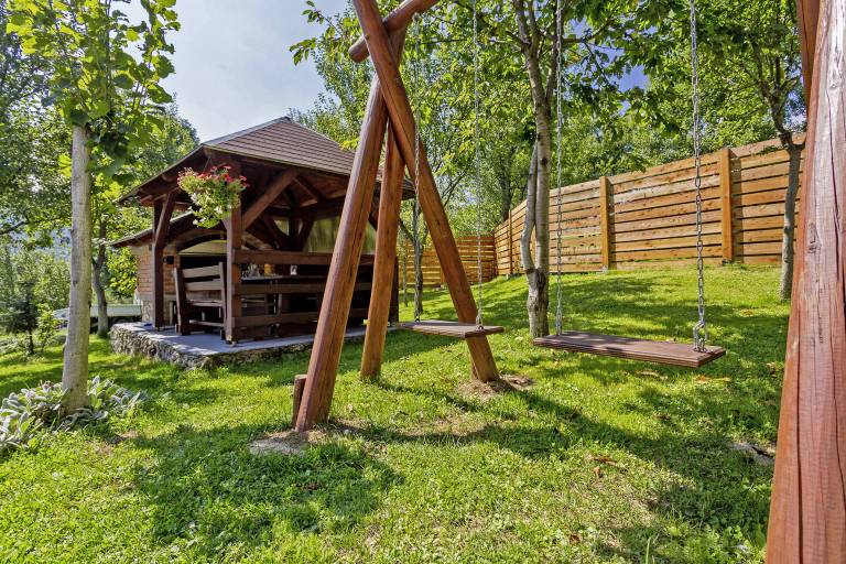 Children-friendly nice vacation home with barbeque, patio & garden | Mountain view | Pet-friendly — photo 5